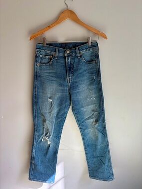 Women’s Distressed Blue Jeans